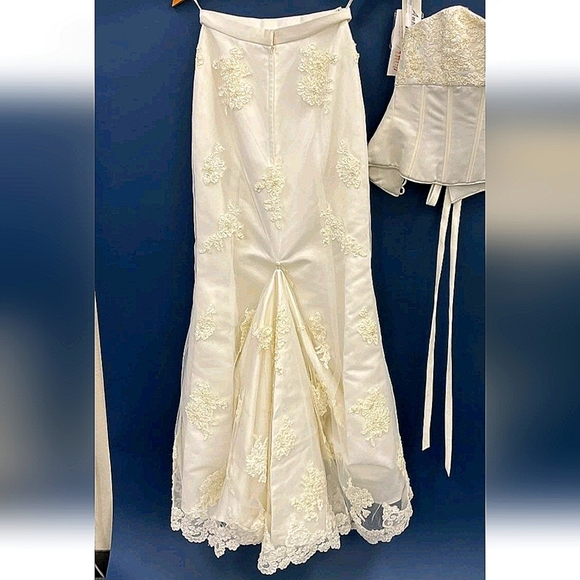 New!!! Tags!! Da Vini Elegant Cream Lace Dress and Corset Set Size 6 - Picture 2 of 10